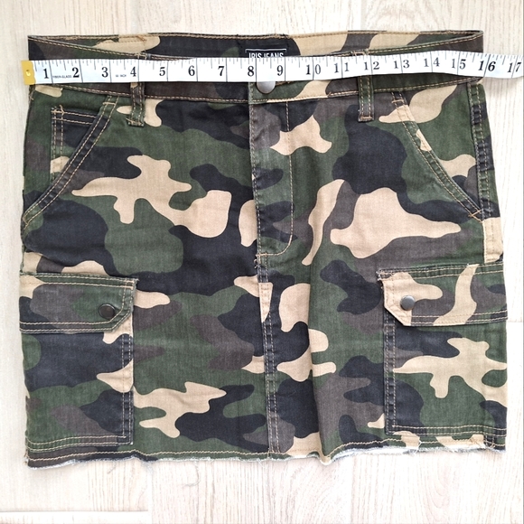 Iris Jeans women's multicolor camouflage print denim cargo mini skirt size large - Picture 5 of 9